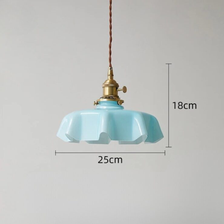 Lustre opaline pastel à bord ondulé